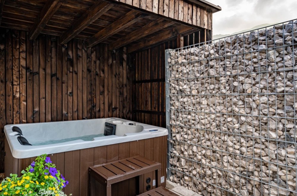 Chalet Auszeit Lermoos Whirlpool